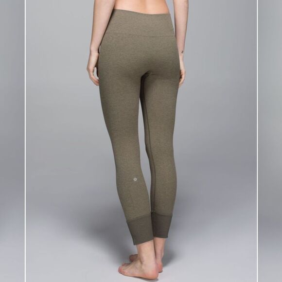 Lululemon Ebb To Street Pant
Heathered Fatigue Green - Picture 1 of 10